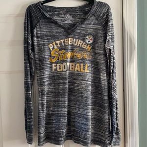 Women’s long sleeve v-neck top